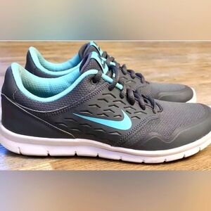 Nike Orive Sneakers Women's Sz 8.5